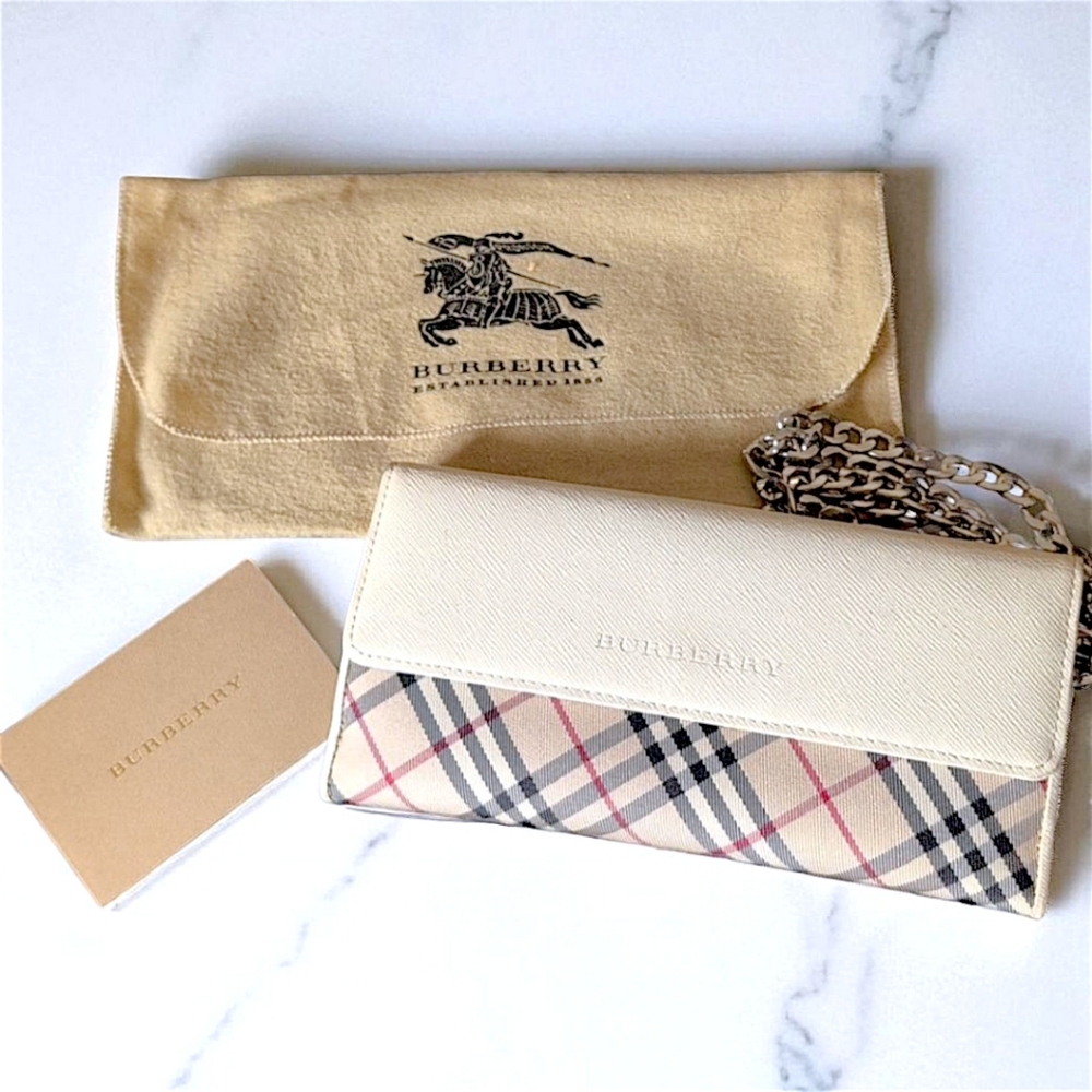 Burberry Cream Bi-fold Wallet Clutch With Chain